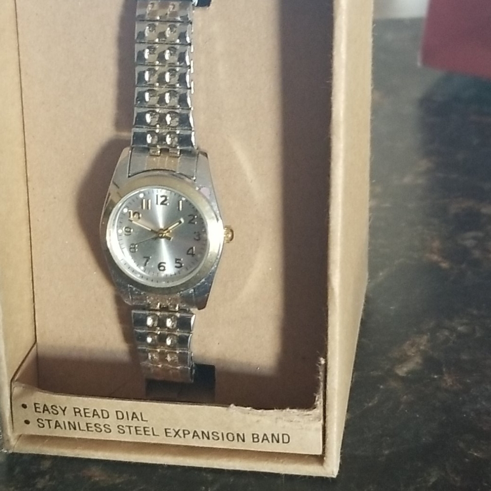 Small watch - Picture 2 of 2